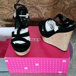 Shoedazzle wedge sandle